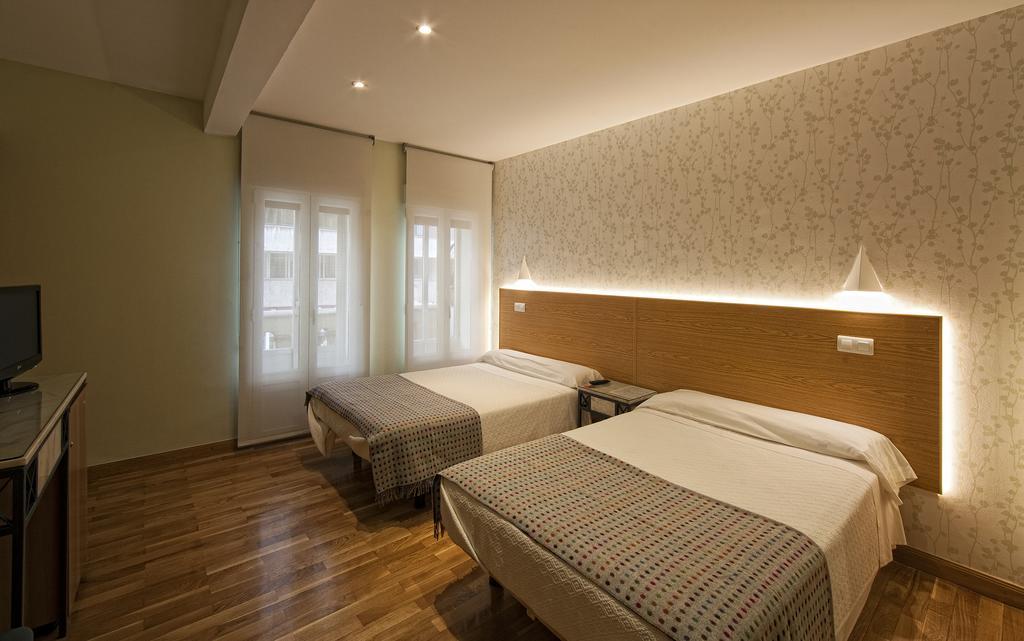 Hostal Bezana Burgos Ruang foto